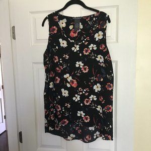Chelsea & Theodore Sleeveless Floral Top- LG